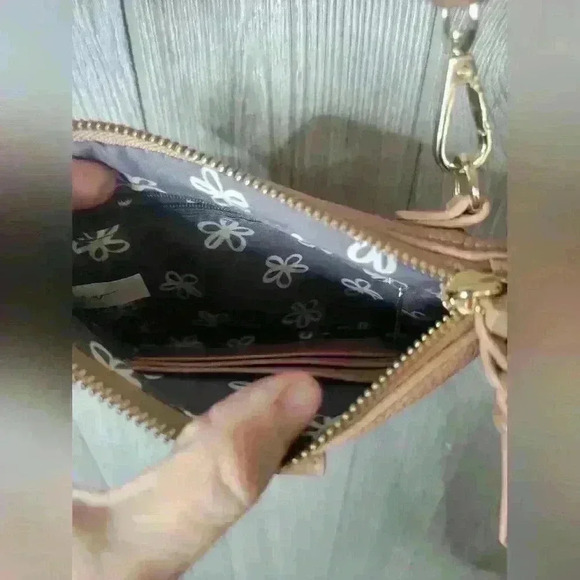 Women's Rad Revolution  4 in 1 wallet Desert. - Picture 4 of 6